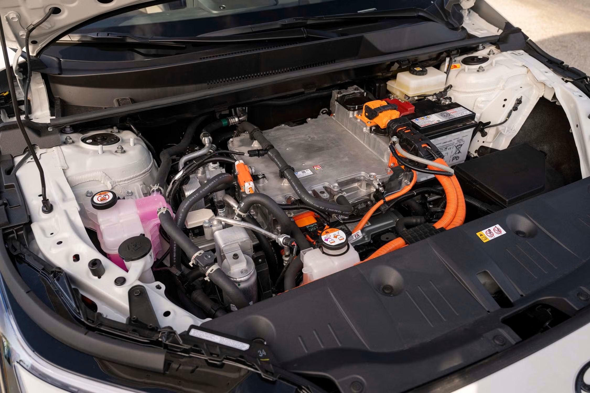 丰田全新电动跨界车bZ Woodland