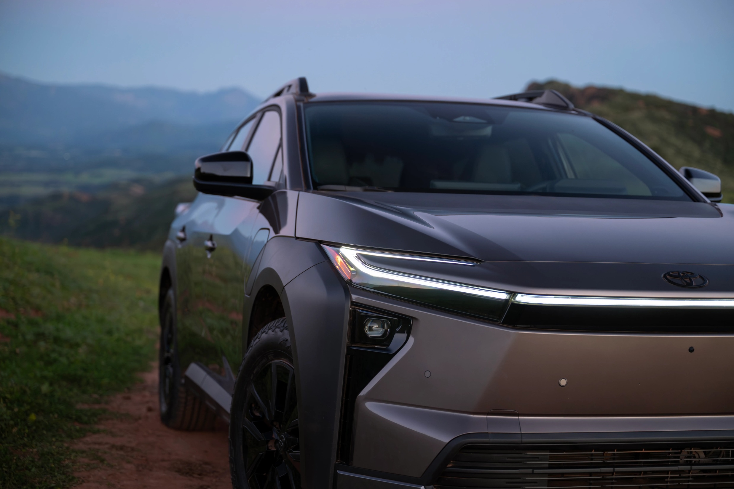 丰田全新电动跨界车bZ Woodland