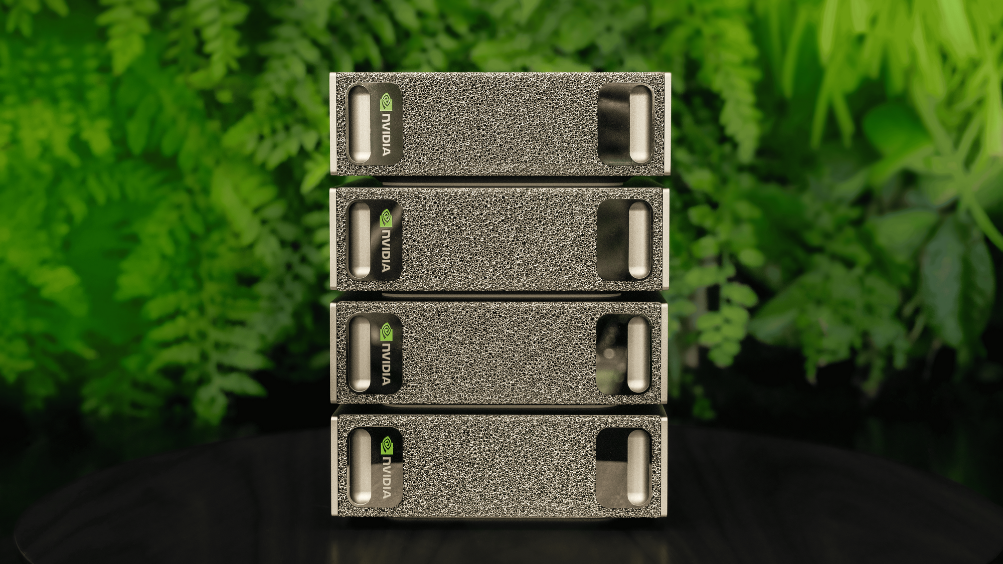 NVIDIA DGX Spark支持4台集群组网！性能线性飙升