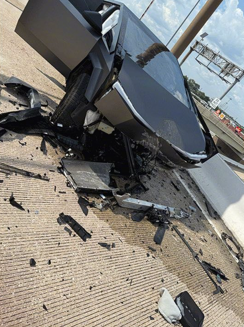 女子开特斯拉Cybertruck撞护栏索赔100万美元 马斯克公开回应了