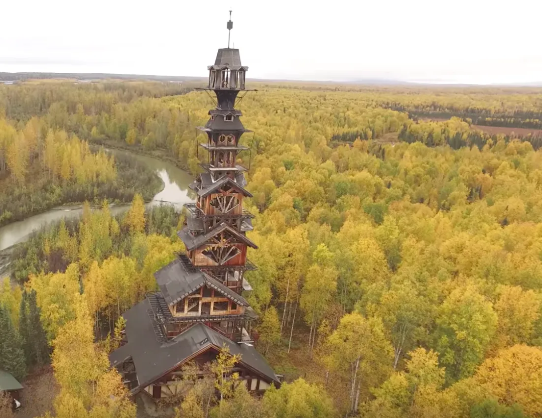 美国奇幻小屋：高56米 十几层建筑像蛋糕一样堆叠而成