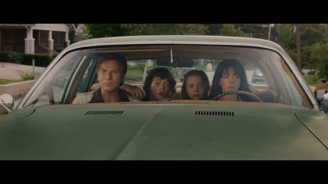 《逃出绝命街》前导预告 安妮·海瑟薇+麦克格雷主演