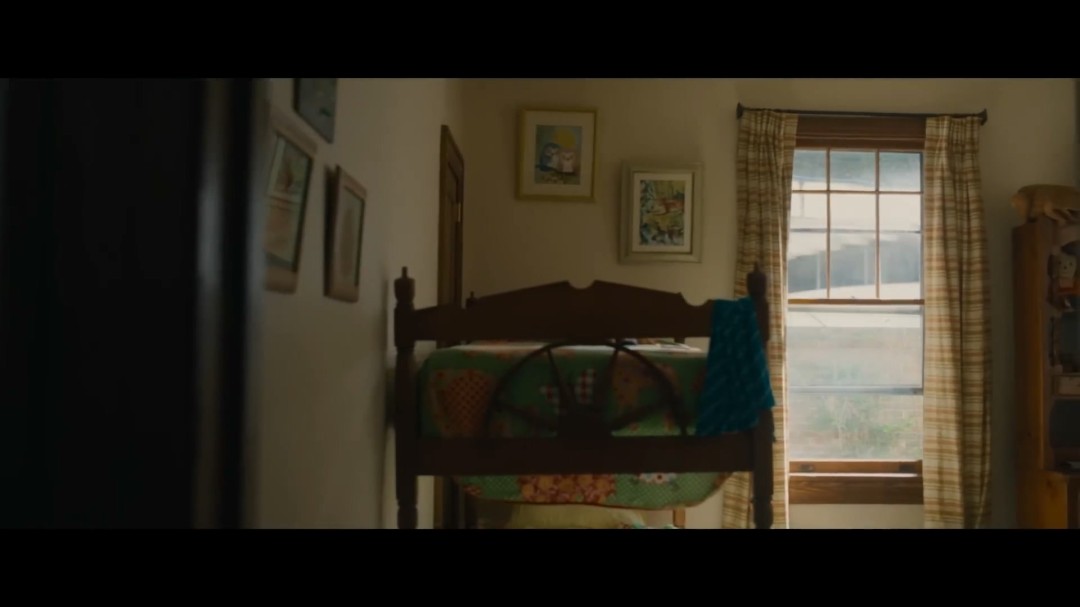 《逃出绝命街》前导预告 安妮·海瑟薇+麦克格雷主演