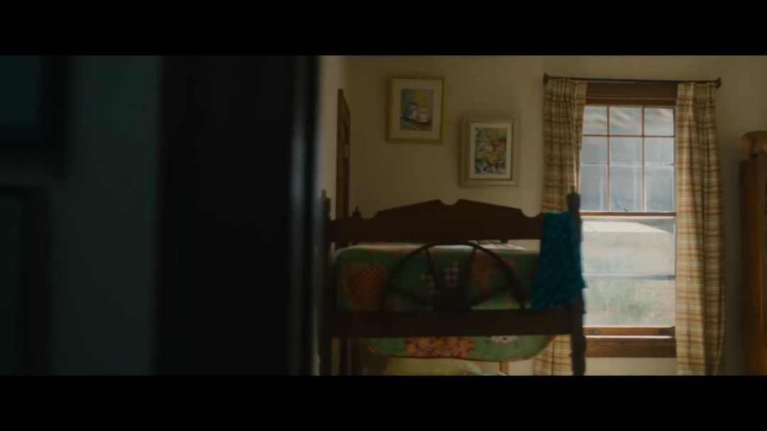 《逃出绝命街》前导预告 安妮·海瑟薇+麦克格雷主演