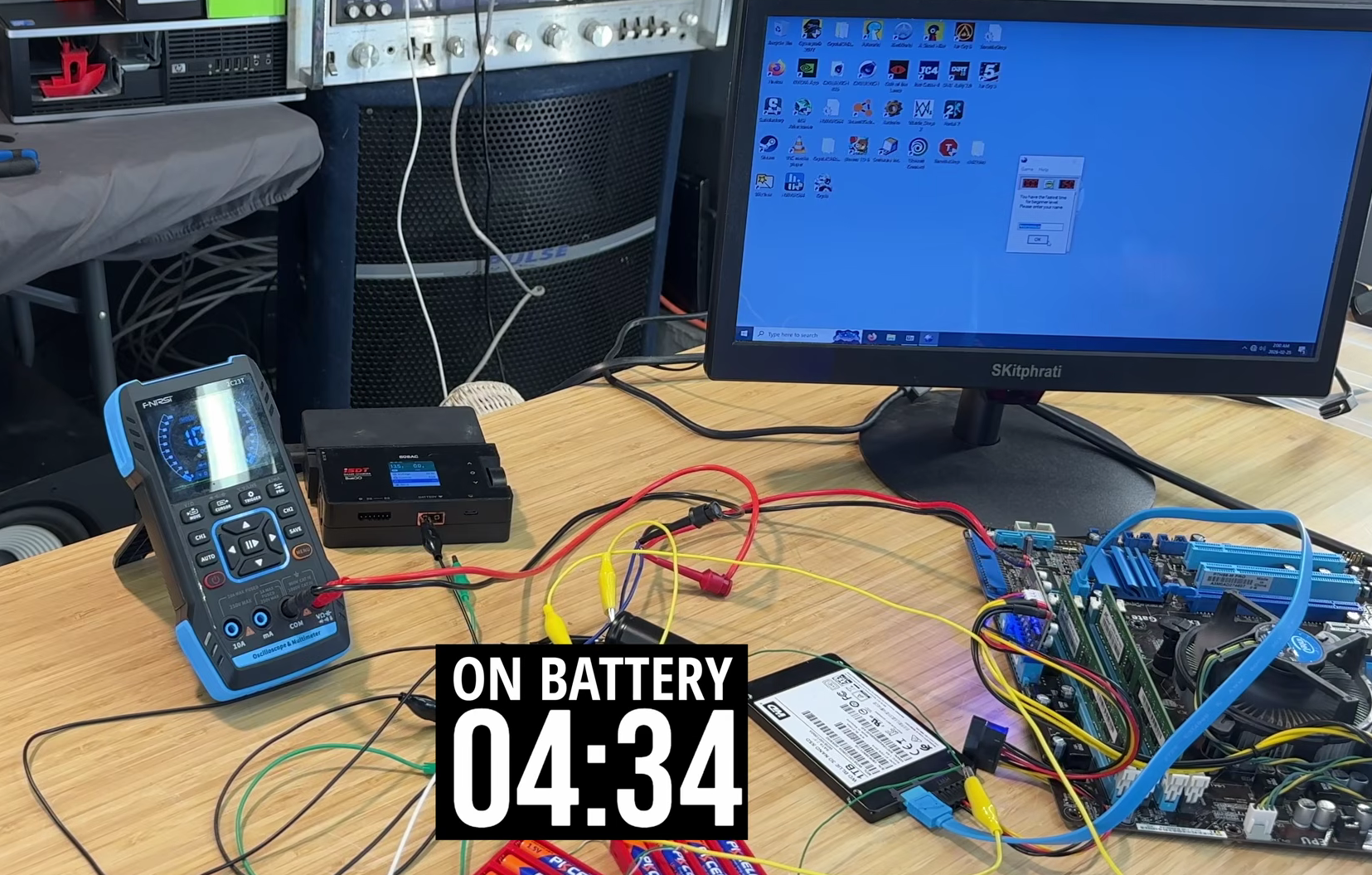 发烧友用56节5号电池运行台式机电脑：实测玩扫雷续航不到5分钟