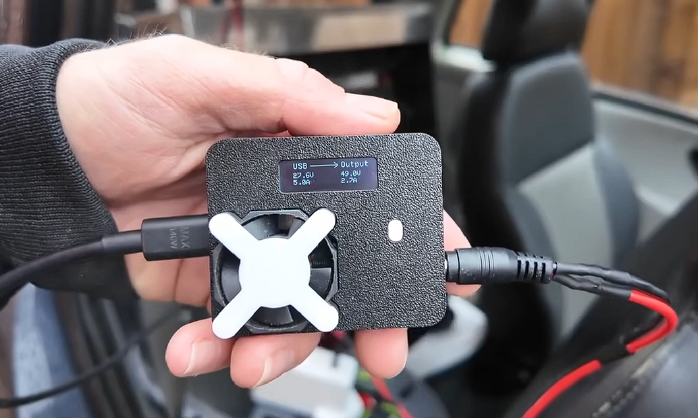 博主用500颗电子烟电池打造汽车动力电池：支持USB-C充电