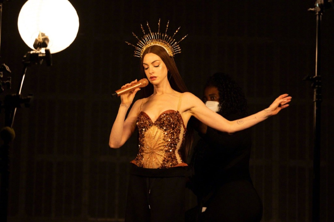 安妮海瑟薇《圣母玛利亚》新预告 妆造很惊艳