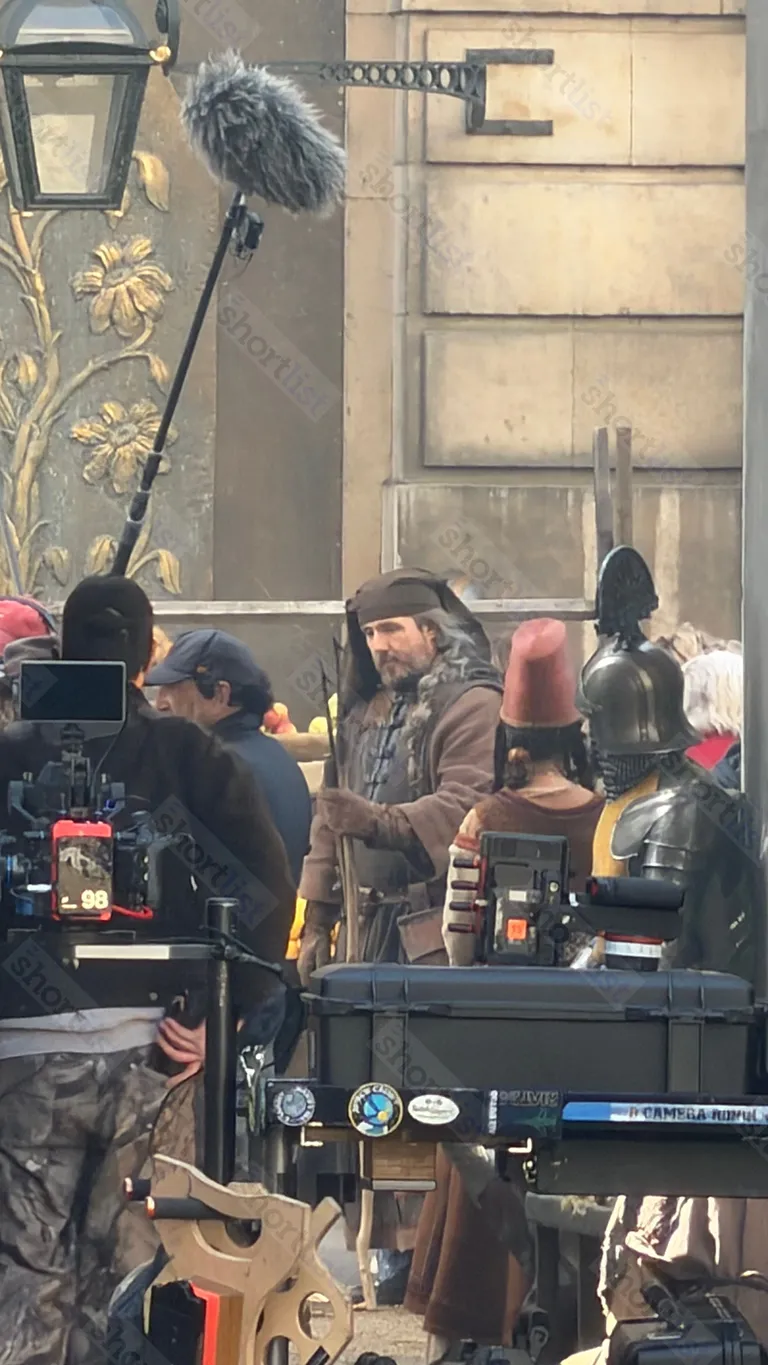 《艾尔登法环》大量电影片场照曝光：玛莉卡与食粪者现身 ！