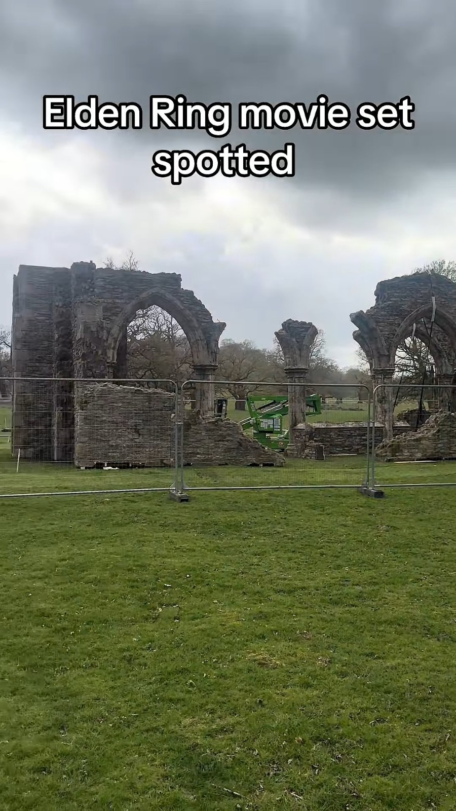 《艾尔登法环》电影片场照泄露:玛莉卡教堂实景曝光