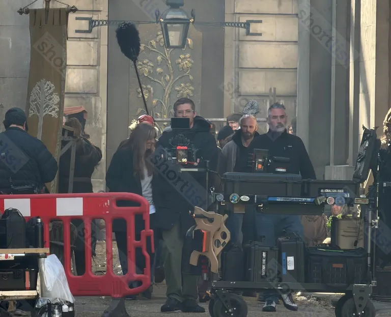 《艾尔登法环》大量电影片场照曝光：玛莉卡与食粪者现身 ！