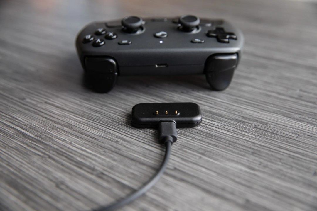 Steam控制器充电器存在重大设计缺陷 短路险些引发火灾