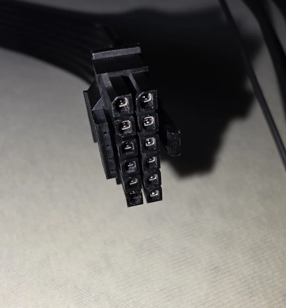 玩家称每月都小心翼翼检查 但RTX 5090接口还是烧了