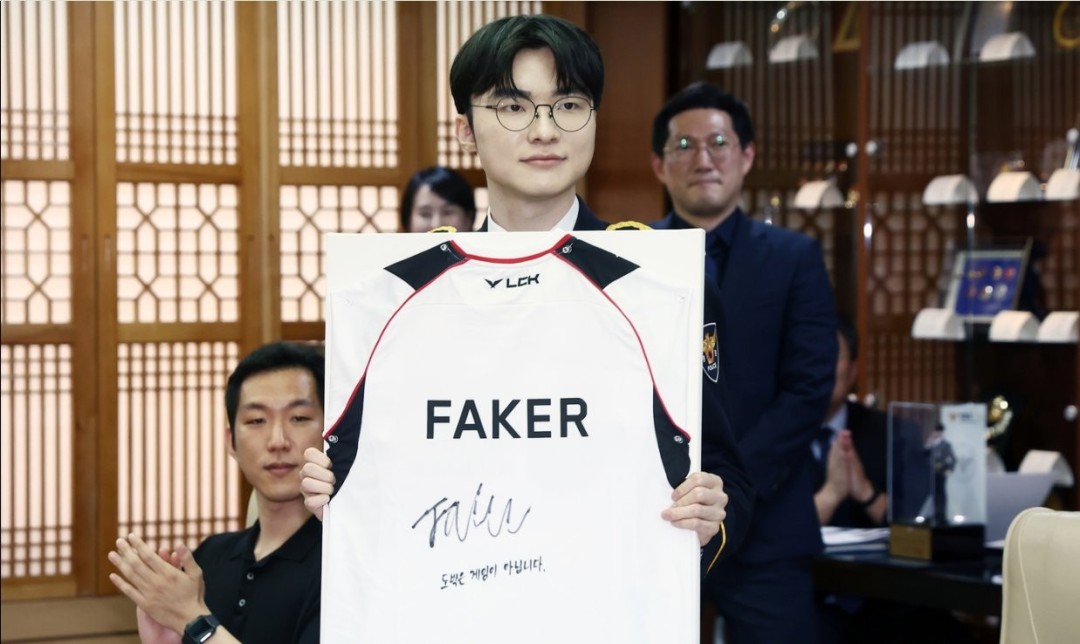 大魔王被招安！ Faker李相赫被韩国警察厅任命为名誉警察