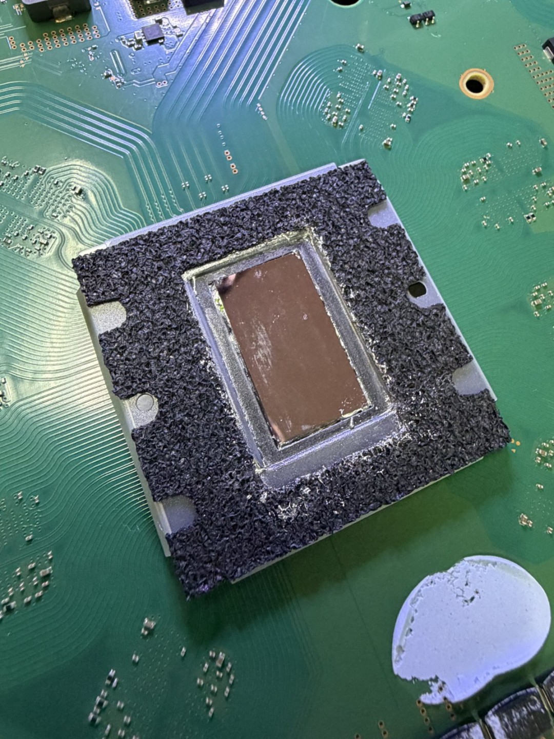 曝早期PS5翻车严重!液金已严重腐蚀散热器