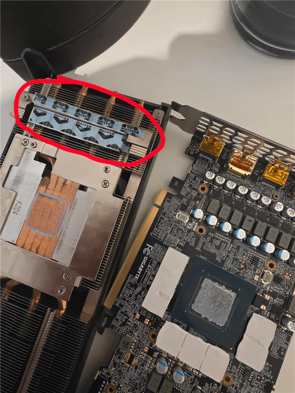 太离谱了！RTX 3070风扇狂转近5年：导热垫保护膜没撕