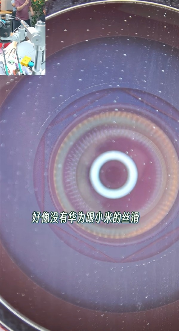 博主首拆iPhone 18 Pro:可变光圈不够丝滑 屏幕有坏点