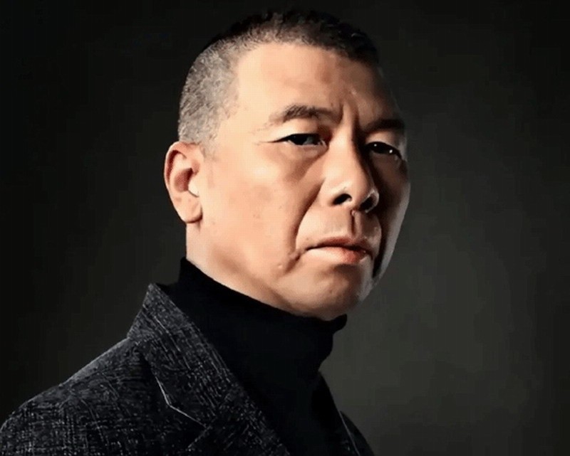 冯小刚拒绝AI和短剧 电影院也不去：不让抽烟受不了